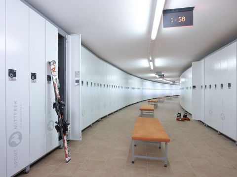 Much space in the Sport Mitterer ski depot